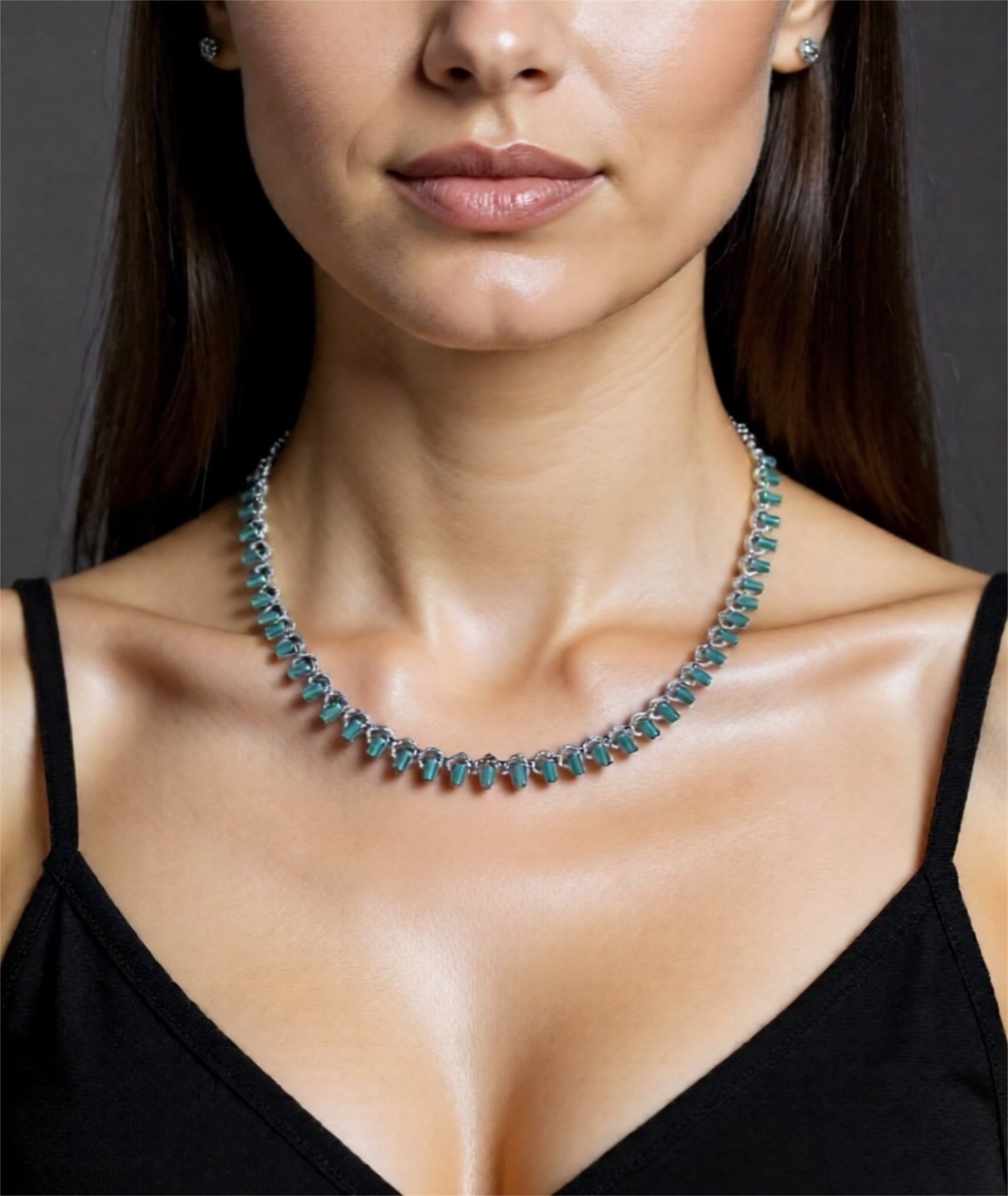Minty Neckline